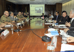 26/06/2012 - DEFESA - Brasil e Itália reforçam cooperação em defesa e destacam programas prioritários