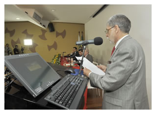 04/06/2012 - DEFESA - Amorim associa cooperação entre Estados e desenvolvimento em seminário sobre política de Defesa