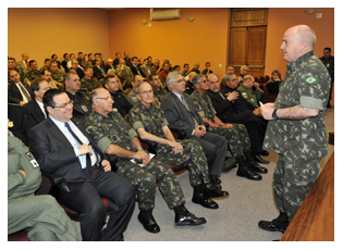 08/08/2012 - DEFESA - Operação Ágata 5 apreende 11,7 mil kg de explosivos e 300 kg de maconha