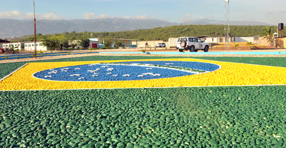 27/12/2012 - DEFESA - Entenda como é decidida a participação de militares brasileiros em missões de paz