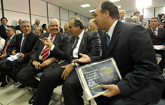 12/12/2012 - DEFESA - Governo federal apresenta ações para período de chuvas nas regiões Sul e Sudeste