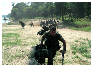 18/12/2012 - DEFESA - Grande operação militar irá monitorar fronteiras antes da Copa das Confederações