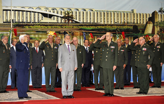 04/12/2012 - DEFESA - Generais-de-brigada recebem espadas em cerimônia no Clube do Exército