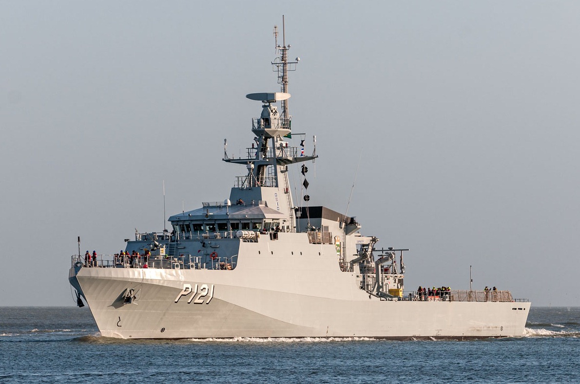 DEFESA - Após jornada na África, navio-patrulha da Marinha chega ao Rio