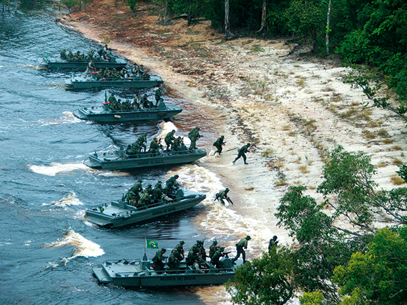 Forças Armadas mobilizam 8 mil militares em operação no Sul do país