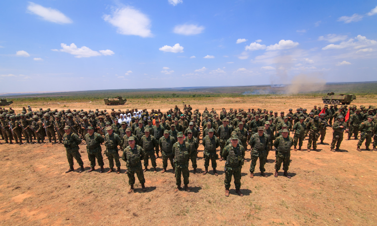 Com quase 2 mil militares, blindados, aeronaves e munição real Marinha  realiza seu maior exercício no Planalto Central — Português (Brasil)