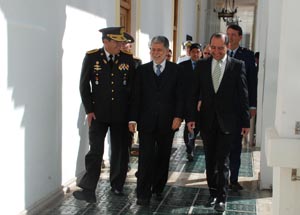 DEFESA - Brasil apoia proposta de criação da Escola de Defesa Sul-Americana, diz Amorim