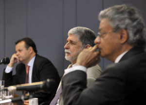 “O Brasil também quer ser um provedor de paz”, diz ministro Amorim em palestra no Instituto Rio Branco