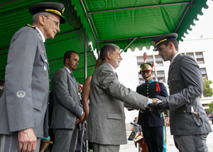  Uma carreira de devoção ao Estado, diz ministro Amorim aos cadetes formados pela Aman