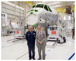 Com presença da presidenta da República, FAB assina contrato de compra do avião brasileiro KC-390
