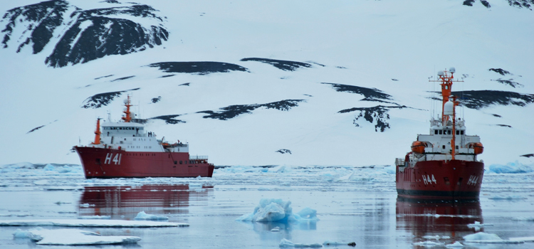 O Navio de apoio oceanográfico Ary Rongel e o Navio Polar Almirante Maximiano seguem para a 33ª Operação Antártica.