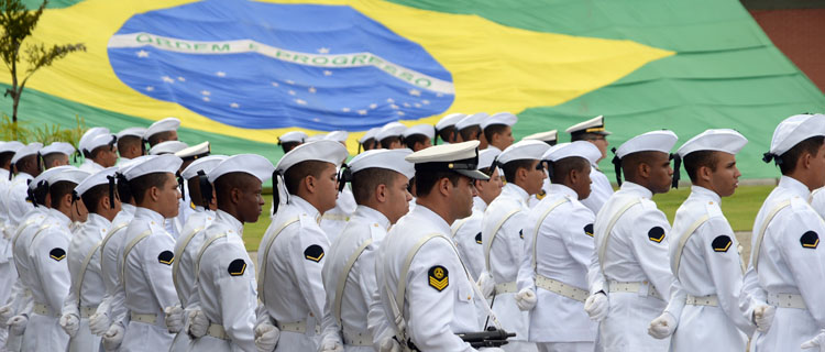 O Mérito de Tamandaré foi entregue a 240 autoridades civis e militares