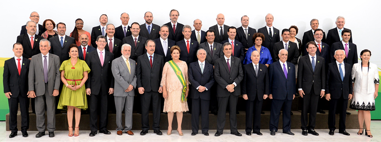 Novo ministério do governo Dilma Rousseff: Jaques Wagner como titular da Defesa