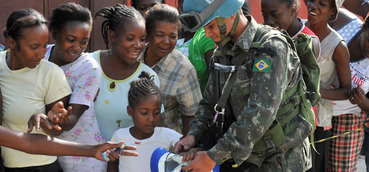 Na liderança da Minustah, as Forças Armadas do Brasil comandaram os esforços de resgate, assistência e reconstrução