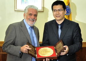 zhou_pequena.jpg