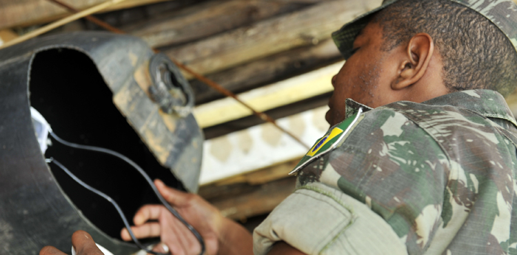 100 homens do Exército estão recebendo treinamento da Secretaria de Saúde do DF para combater a proliferação do mosquito Aedes aegypti