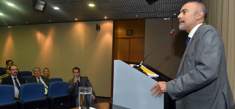 Professor Ramalho ressaltou que os projetos servirão de subsídio para a formulação de políticas públicas