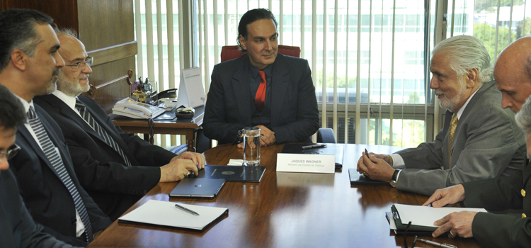Jaques Wagner recebe chanceler iraquiano Ibrahim Al-Jaafari 