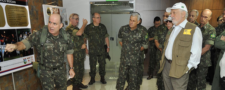 Wagner recebe informações sobre a Operação na fronteira de Foz do Iguaçu (PR)