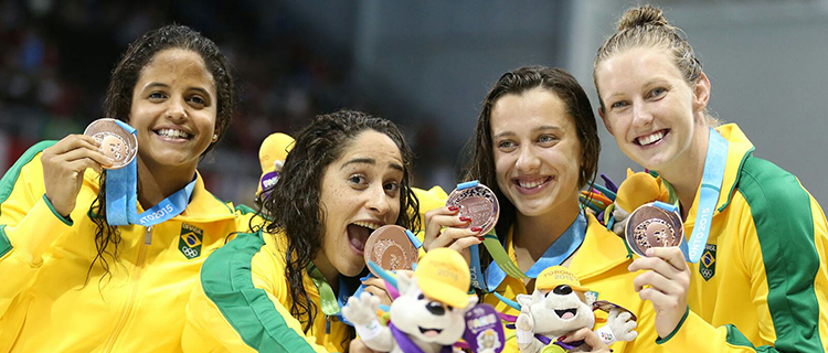 Atletas de Alto Rendimento conquistam medalha de bronze no revezamento 4x100m em Toronto