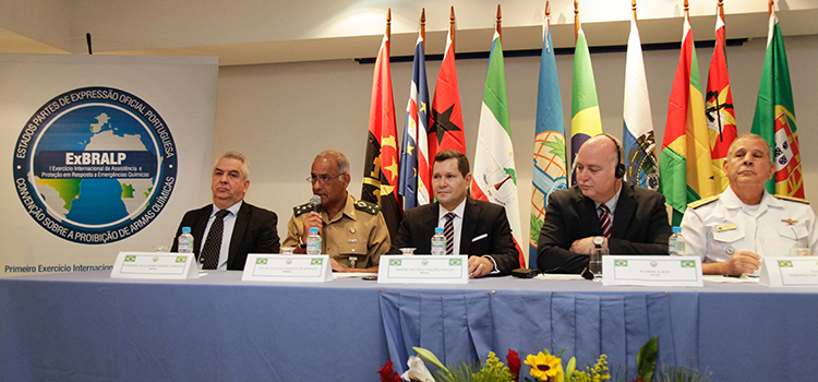 Militares participam de exercício de capacitação para prevenção a ameaças químicas