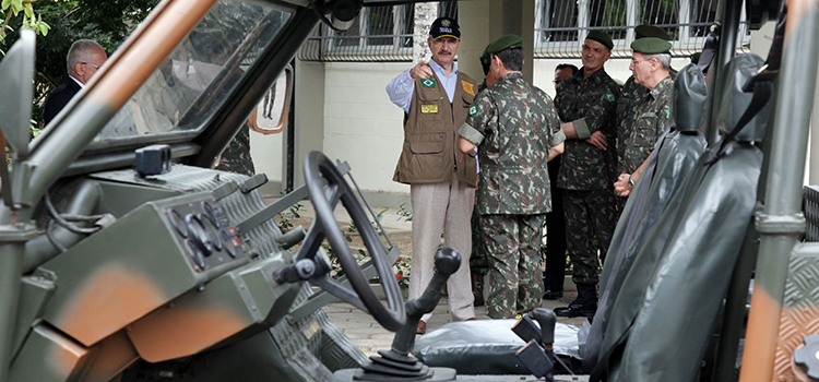 O veículo Chivunk foi outro produto mostrado ao ministro Aldo Rebelo