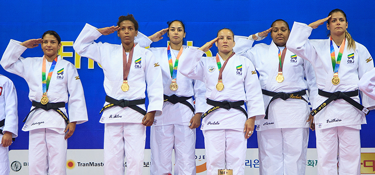 As mulheres da Marinha também subirão ao tatame em busca do ouro olimpíco