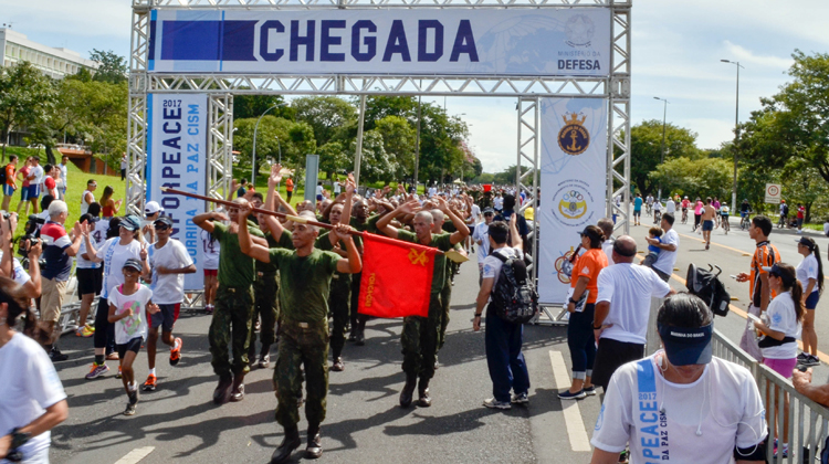 A corrida promove a integração das Forças Armadas com a sociedade