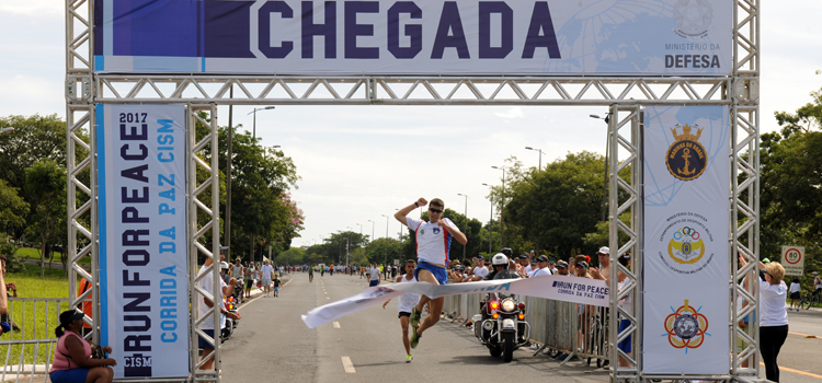 O soldado Matheus, primeiro colocado na corrida, é do Comando Militar do Planalto (CMP)