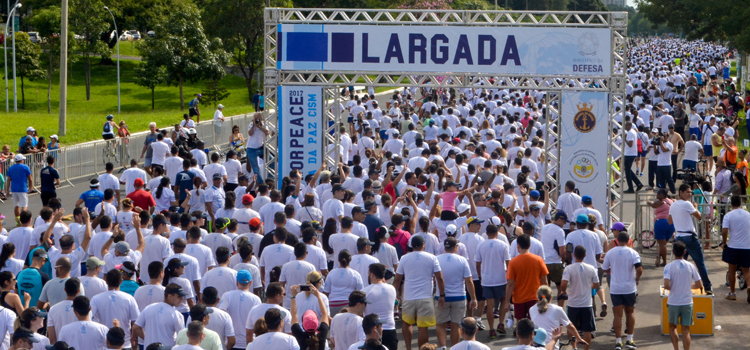 A participação na corrida superou as expectativas da organização, com um total de 7 mil pessoas