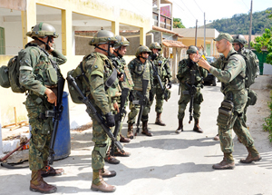 Exercício nas ruas de Itaoca (ES)