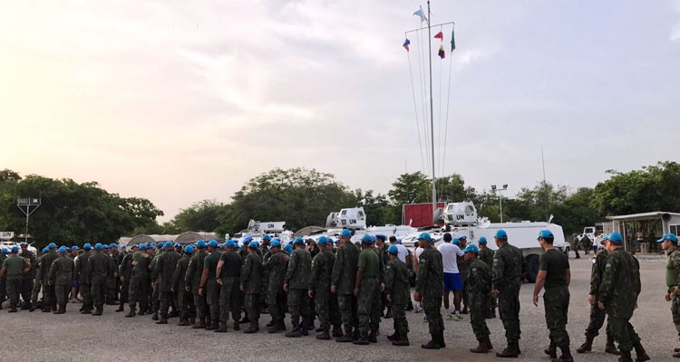 Chegada dos Fuzileiros Navais, no último dia 22, em Porto Príncipe, Haiti