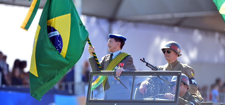 O coronel da Força Expedicionária Brasileira (FEB), Nestor da Silva, seguiu à frente do grupamento