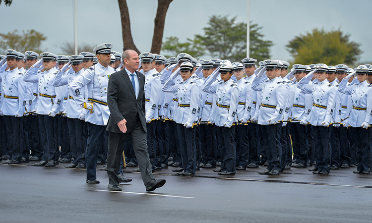 Ministro preside a cerimônia de espadim da AFA