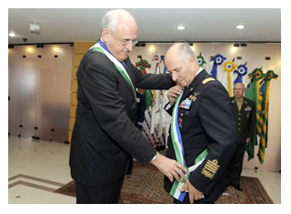 25/11/2010 - DEFESA - Ministério recebe visita do Chefe de Estado-Maior da Defesa Italiana