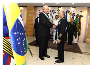 25/11/2010 - DEFESA - Ministério recebe visita do Chefe de Estado-Maior da Defesa Italiana