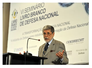 30/08/2011 - DEFESA - Ministros do Brasil e Argentina discutem projetos para a defesa sul-americana
