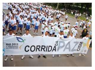 22/02/2011 - DEFESA - Corrida pela Paz reúne 3000 pessoas no Eixão Norte