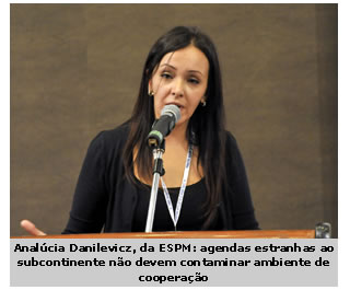 29/04/2011 - DEFESA - Livro Branco: civis e militares ressaltam, em debate, propósito construtivo e democrático da iniciativa