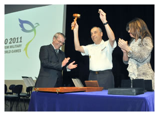 01/06/2011 - DEFESA - Jogos Mundiais Militares apresentam hino e medalhas em Brasília