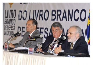 01/07/2011 - DEFESA - Para civis e militares, Livro Branco ajuda a mobilizar opinião pública sobre assuntos de defesa