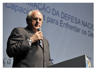 28/07/2011 -DEFESA - Livro Branco: especialistas do país e exterior reafirmam valor da participação civil em assuntos de Defesa