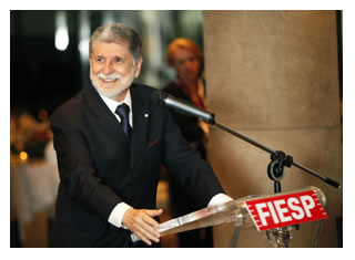 03/10/2011 - DEFESA - Amorim diz a empresários que MP de produtos de defesa mostra importância que governo atribui ao setor