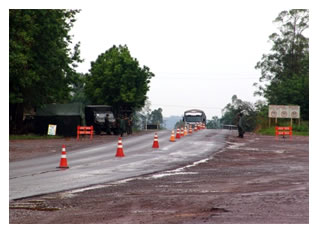 13/10/2011 - DEFESA - Operações no Sul e Centro-Oeste mobilizam Forças Armadas em ações de apoio e exercícios militares conjuntos