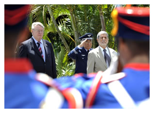 07/12/2011 - DEFESA - Brasil firma acordo de cooperação na área de Defesa com Países Baixos