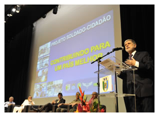 07/11/2011 - DEFESA - Soldado-Cidadão: convênio entre Defesa e Educação amplia formação profissionalizante de egressos do Serviço Militar