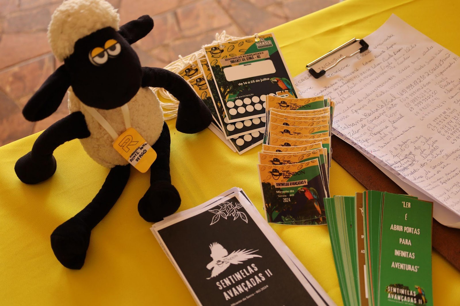 A mascote “Rumi” esteve presente nas reuniões de planejamento pré-operação e continua acompanhando os rondonistas // Foto: Sofia Leal