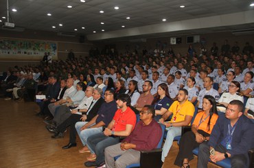 A feira reuniu jovens das três forças e tem pretensão de réplica no próximo ano