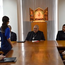 Jovem Rebeca e o Arcebispo Dom Orani