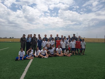 Comitiva do DPS com as crianças atendidas pelo PROFESP.